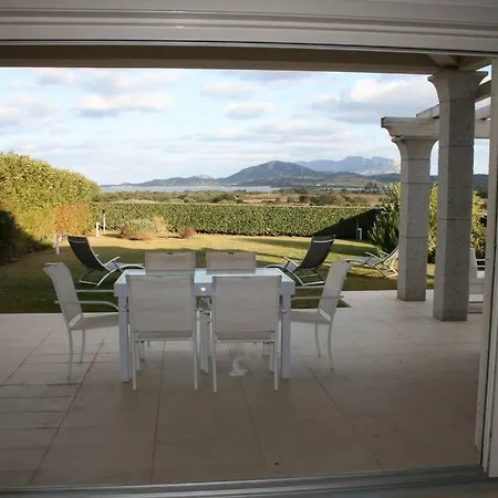 Del Sole - Elegante, Moderna, Vista Mare Όλμπια