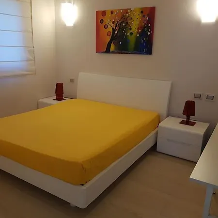 Del Sole - Elegante, Moderna, Vista Mare Nyaraló Olbia